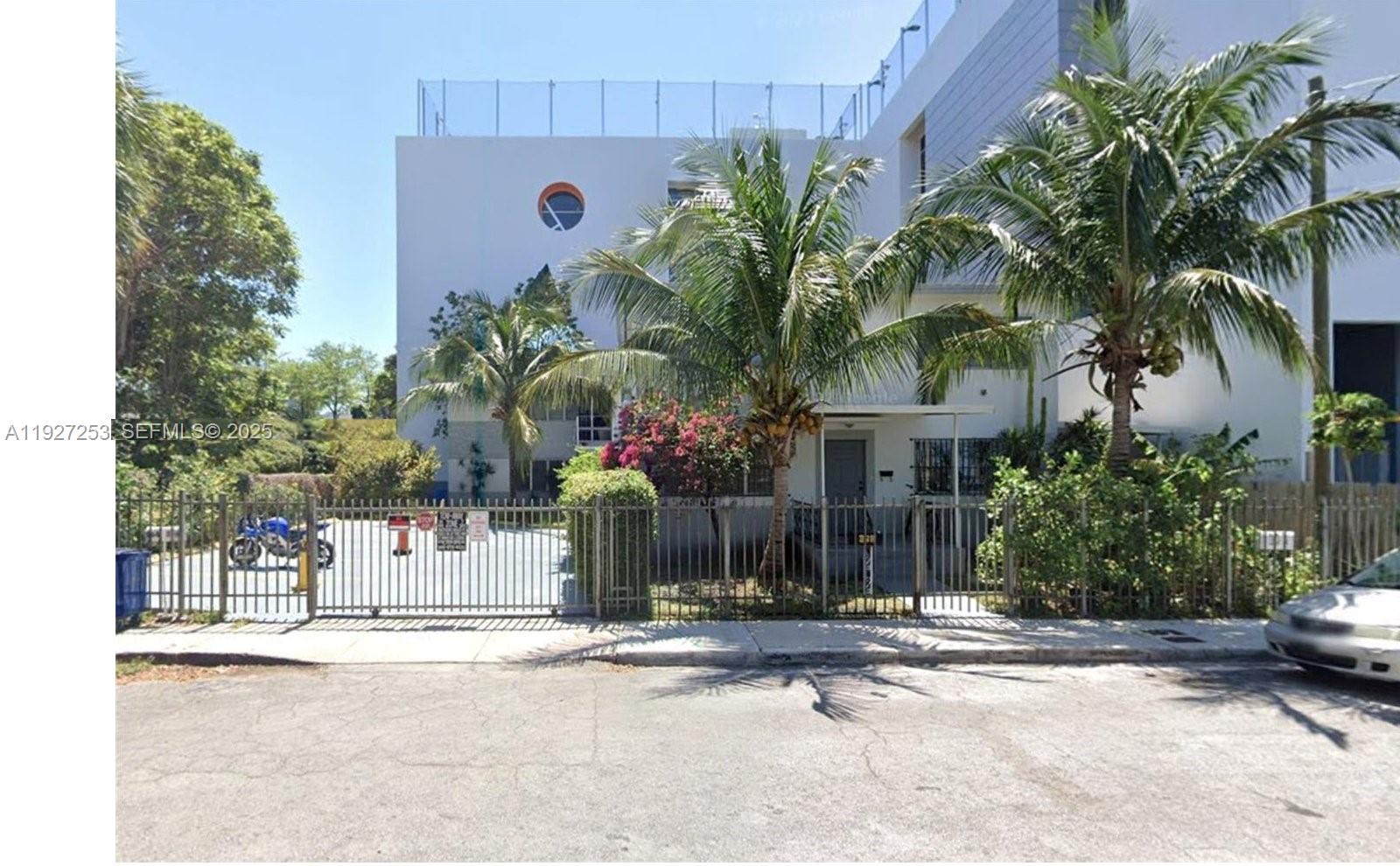 Подробнее / 3372 кв.футов $ 2025-12-08 0 Фото