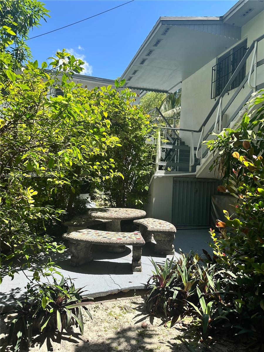 Подробнее / 3372 кв.футов $ 2025-12-08 0 Фото