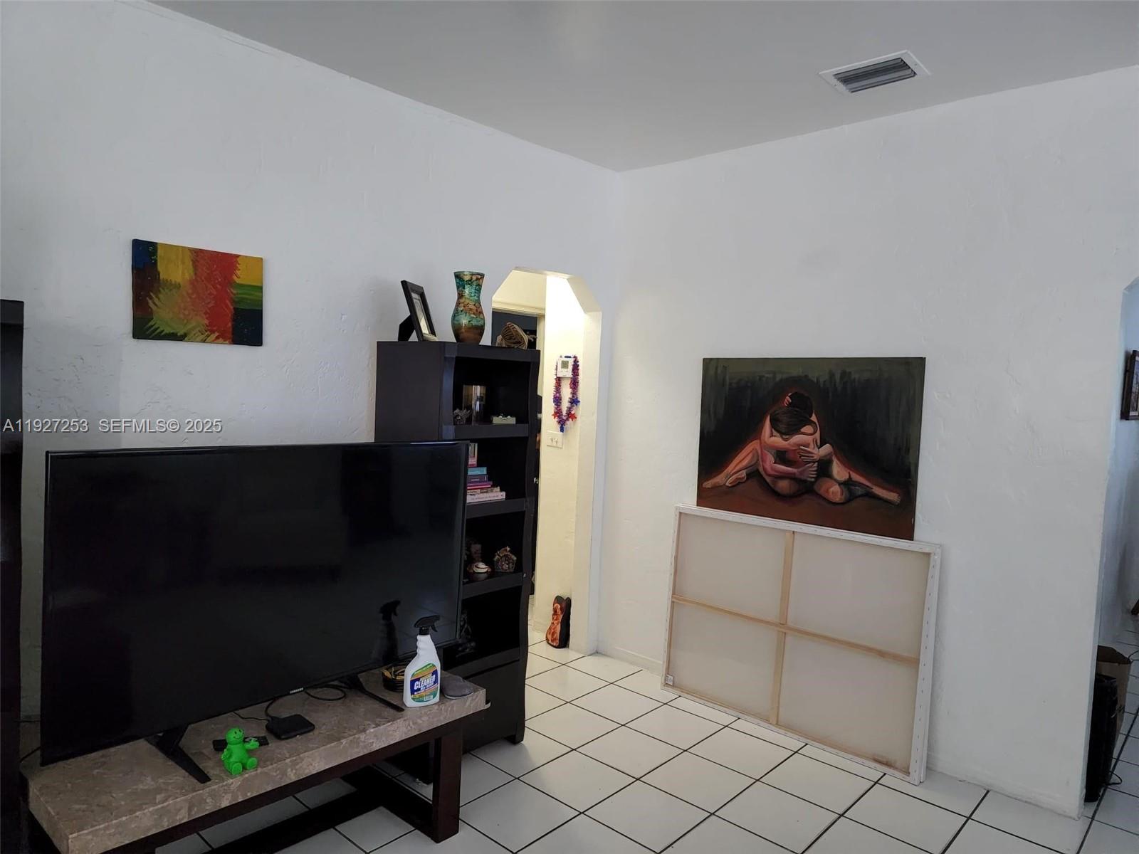 Подробнее / 3372 кв.футов $ 2025-12-08 0 Фото