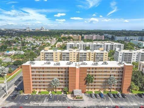 Photo of 610 12th Ave #308, Hallandale Beach, Florida, 33009 -