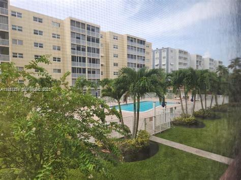Photo of 610 12th Ave #308, Hallandale Beach, Florida, 33009 -