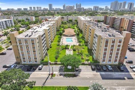 Photo of 610 12th Ave #308, Hallandale Beach, Florida, 33009 -