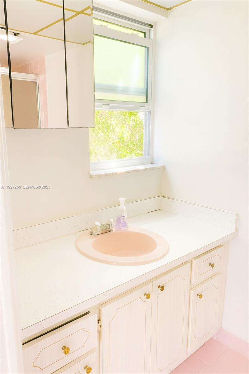 Photo of 610 12th Ave #308, Hallandale Beach, Florida, 33009 -