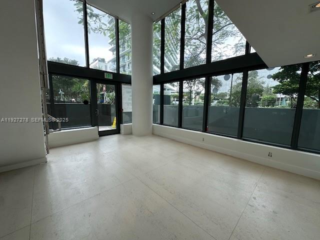 CU-10  /   кв.футов $ 2025-12-08 0 Фото