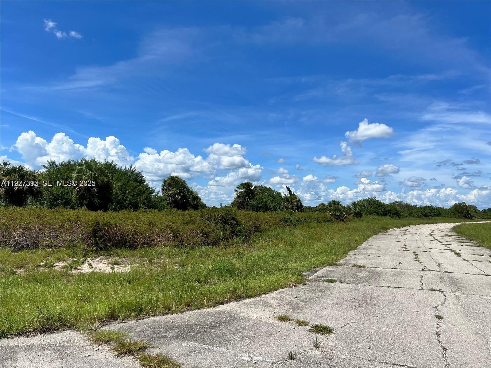 See details / sq. ft. $ 2025-12-08 0 Photo