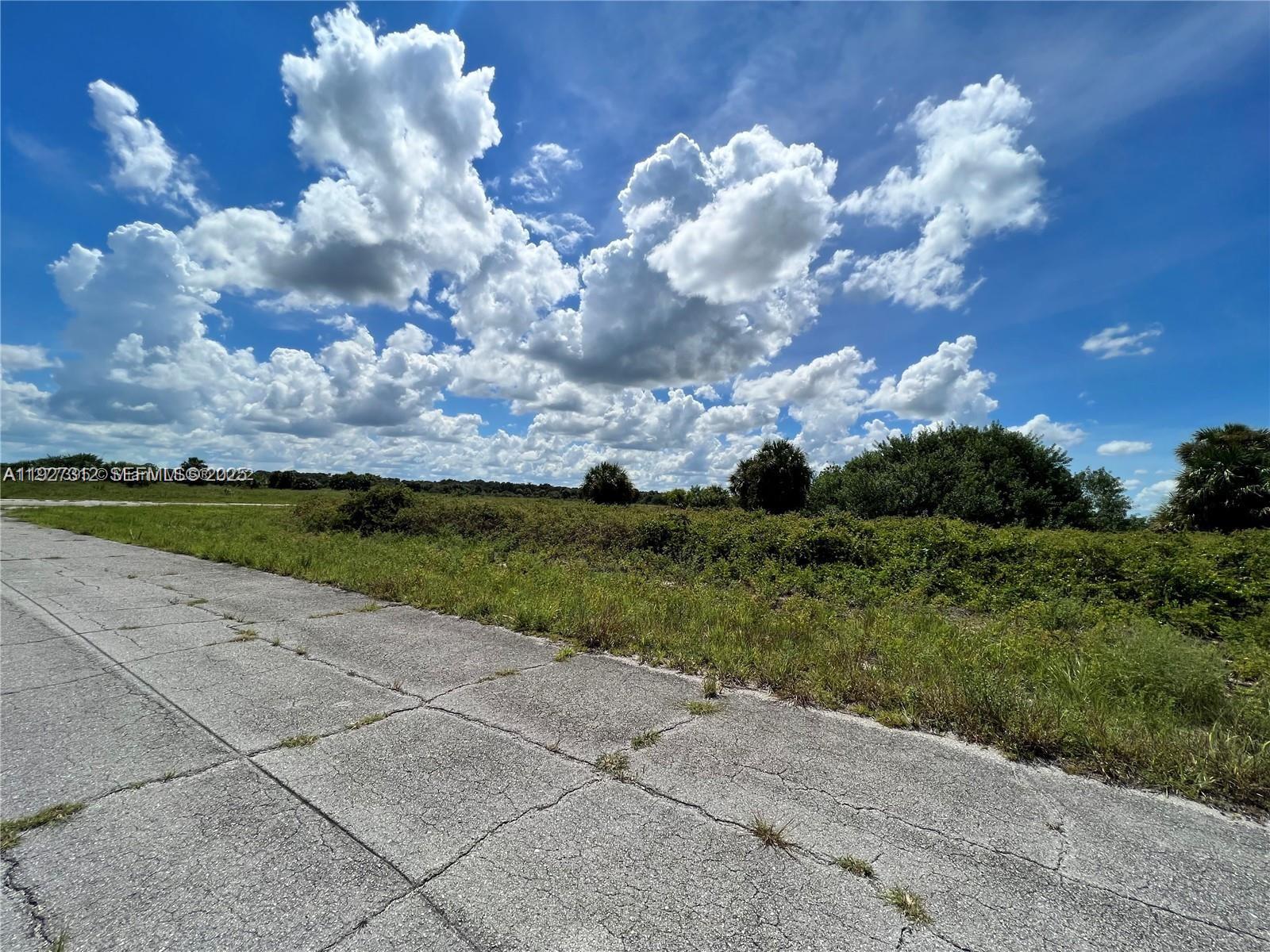 See details / sq. ft. $ 2025-12-08 0 Photo