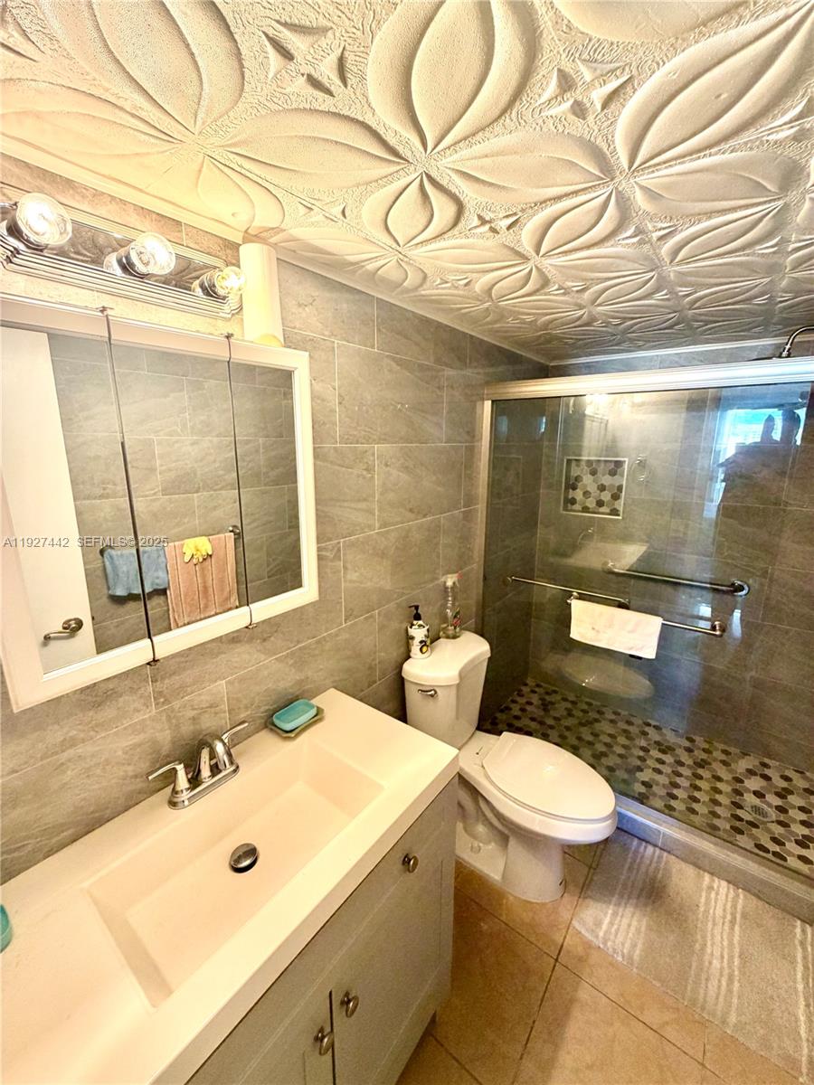 Photo of 1849 Ocean Drive  #1405, Hallandale Beach, Florida, 33009 - 