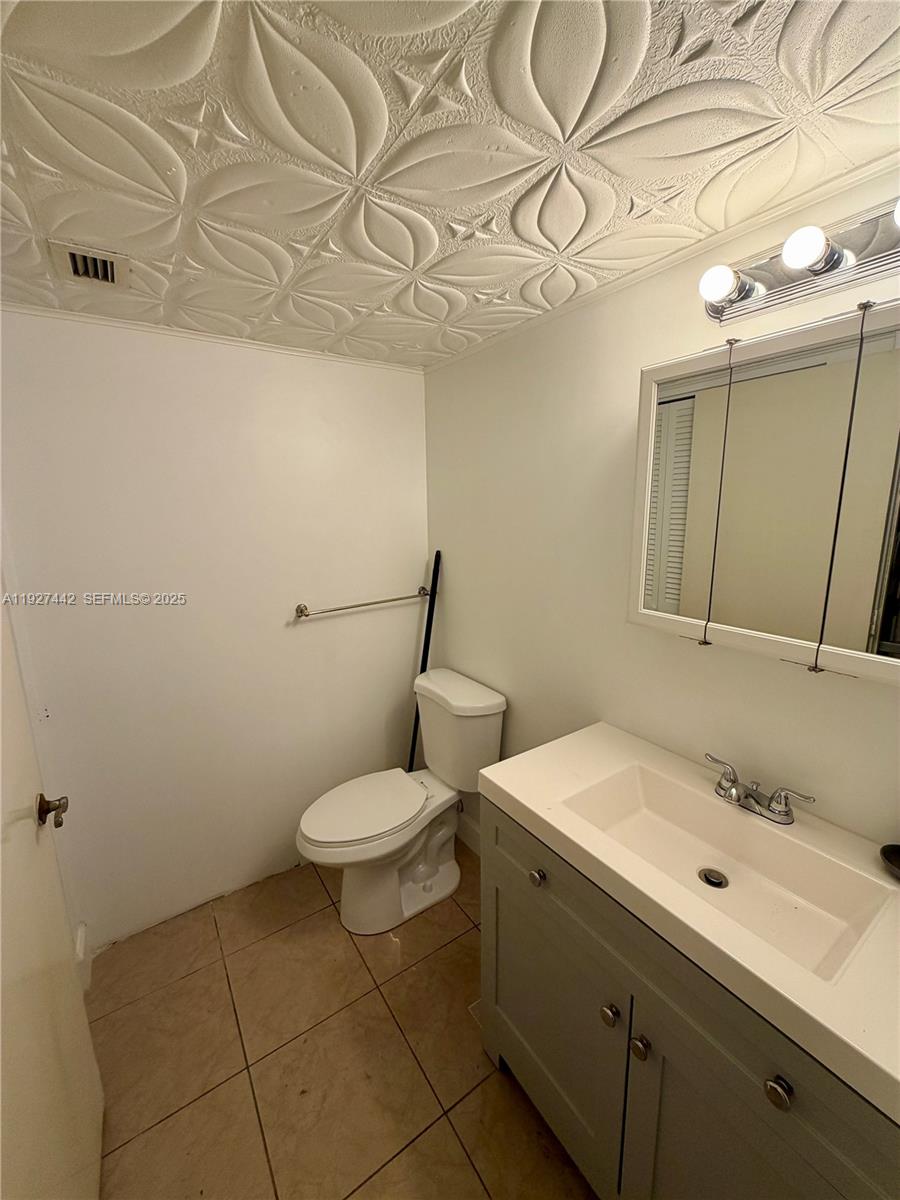 Photo of 1849 Ocean Drive  #1405, Hallandale Beach, Florida, 33009 - 