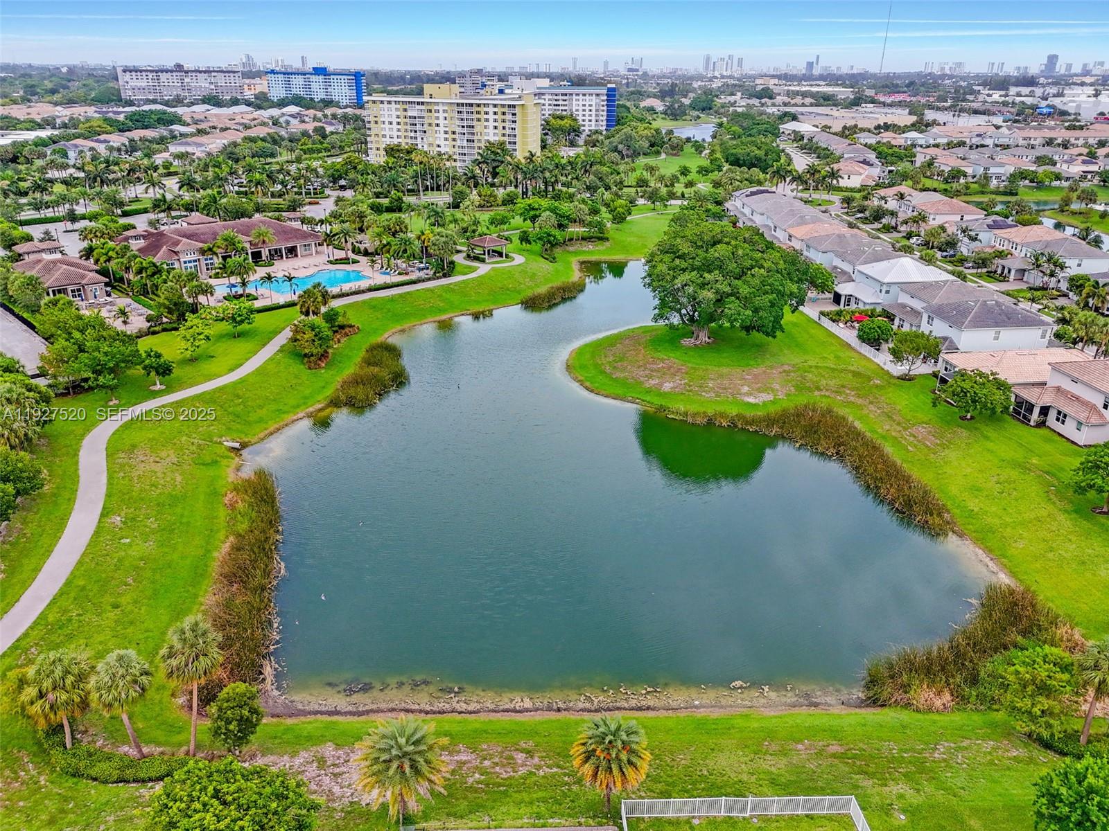 Подробнее 1190 3 / 3 1421 кв.футов $ 2025-12-09 0 Фото