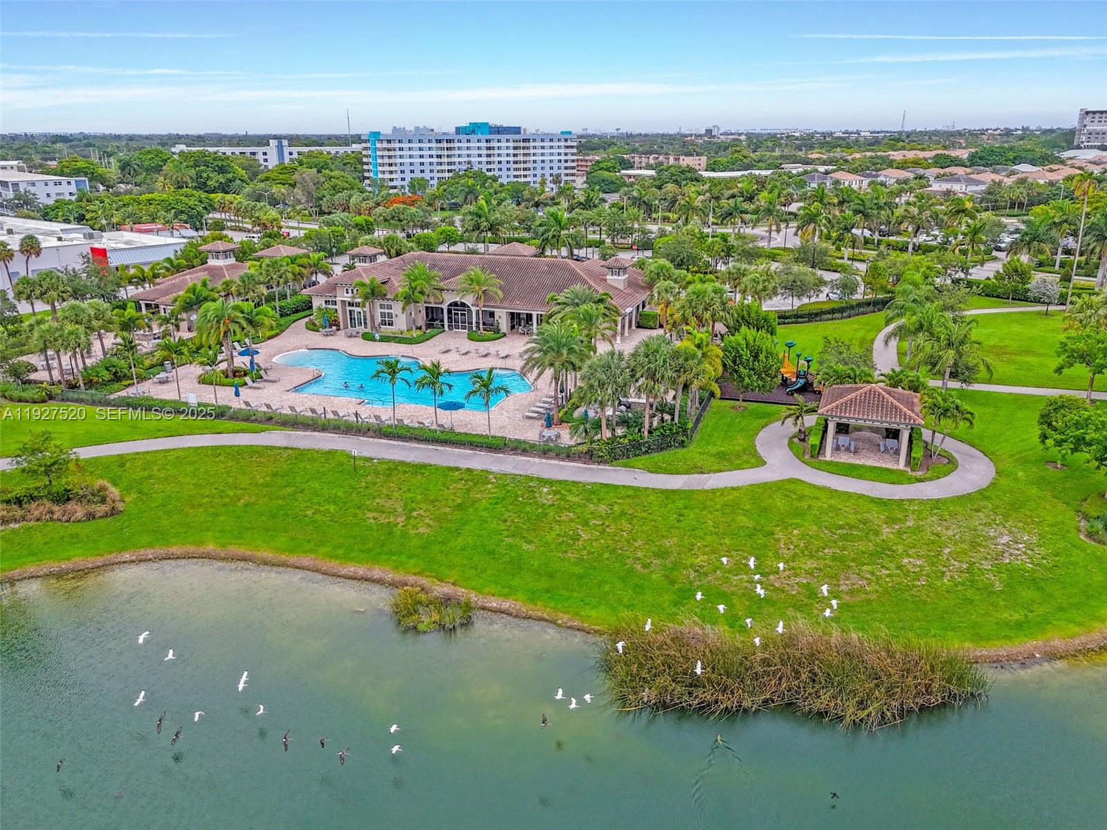 Подробнее 1190 3 / 3 1421 кв.футов $ 2025-12-09 0 Фото