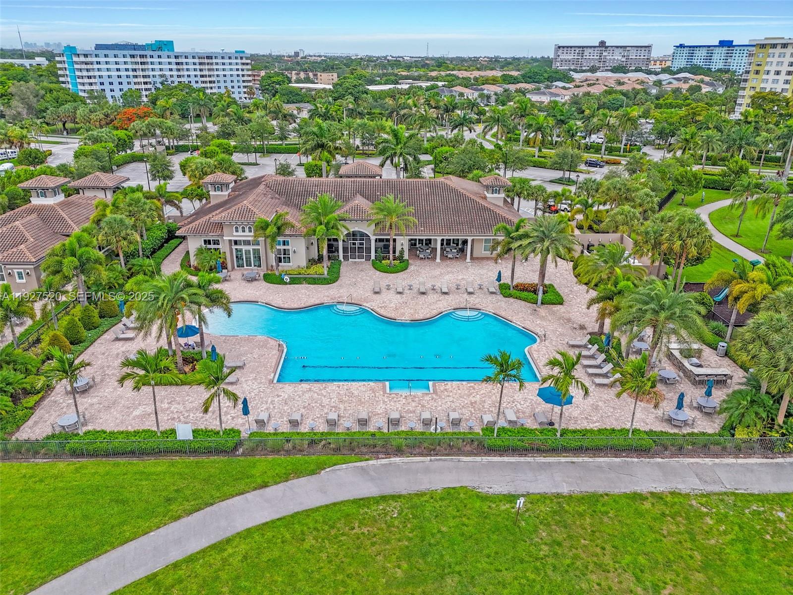 Подробнее 1190 3 / 3 1421 кв.футов $ 2025-12-09 0 Фото