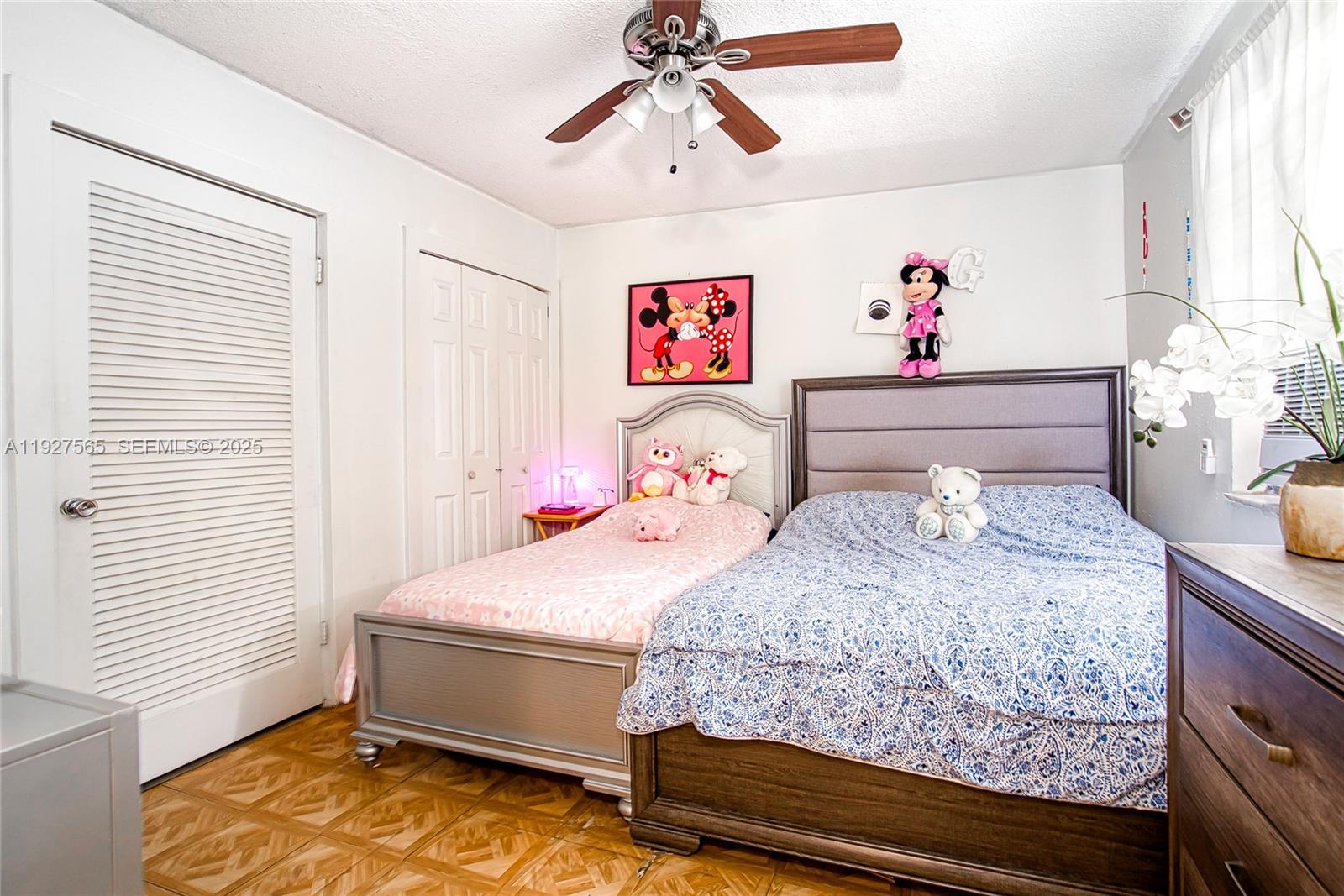 See details / 2113 sq. ft. $ 2025-12-09 0 Photo