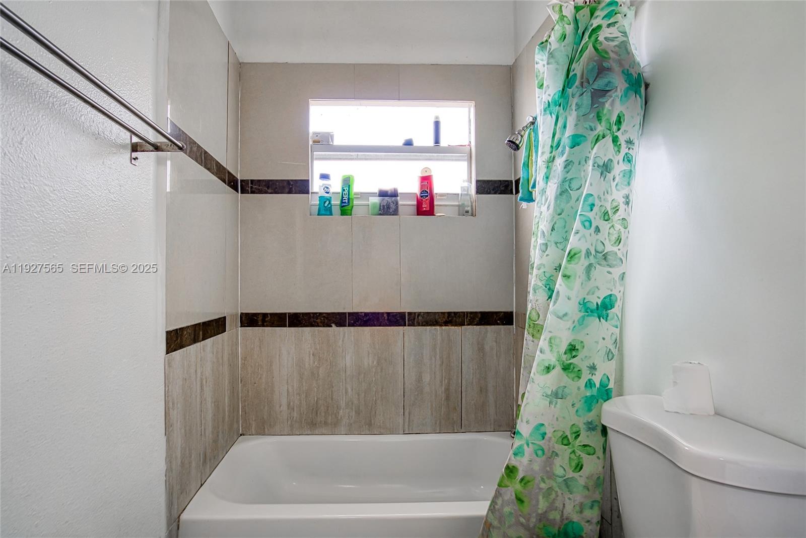 See details / 2113 sq. ft. $ 2025-12-09 0 Photo