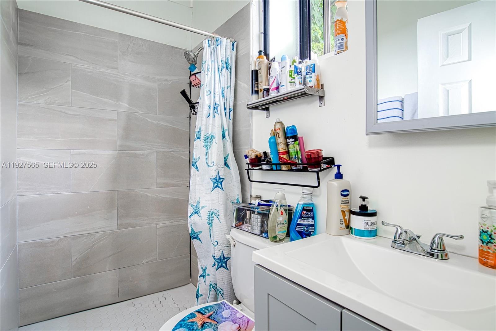 See details / 2113 sq. ft. $ 2025-12-09 0 Photo