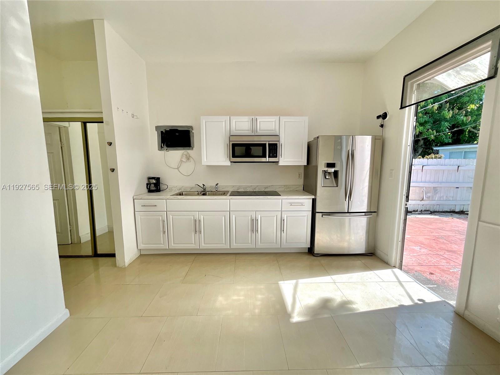 See details / 2113 sq. ft. $ 2025-12-09 0 Photo