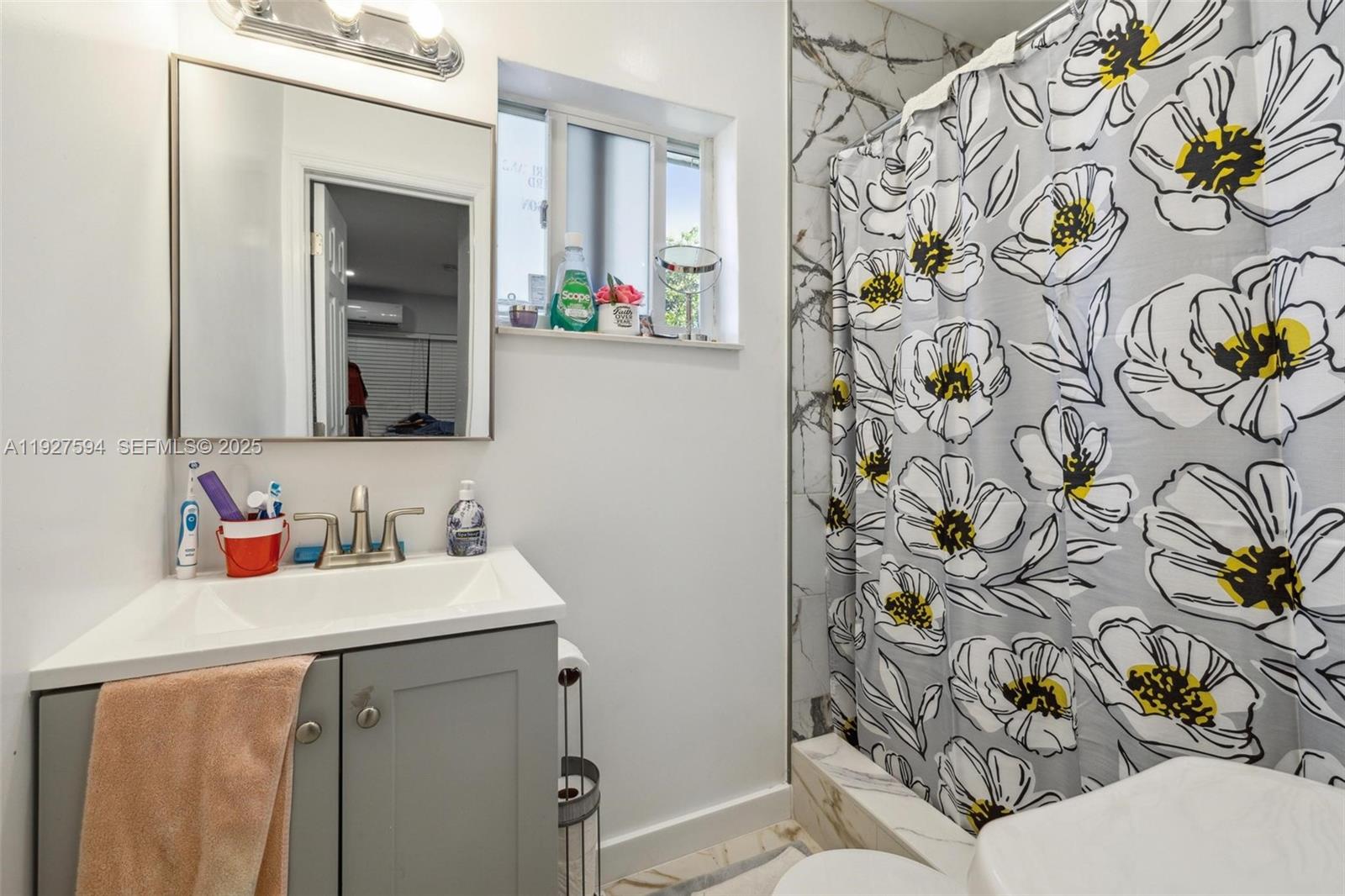 Ver detalles / 6012 sq. ft. $ 2025-12-09 0 foto