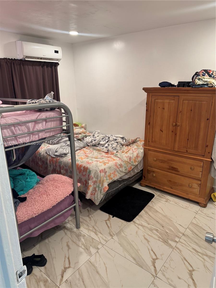 Ver detalles / 6012 sq. ft. $ 2025-12-09 0 foto