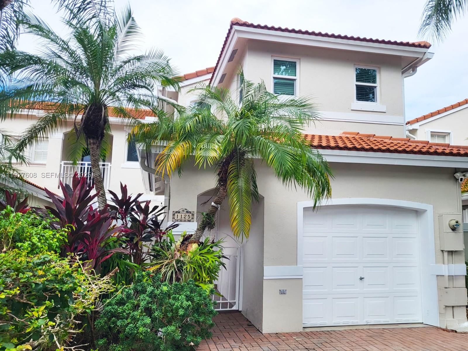 Photo of 1125 Cliffrose St  (1125), Hollywood, Florida, 33019 - 