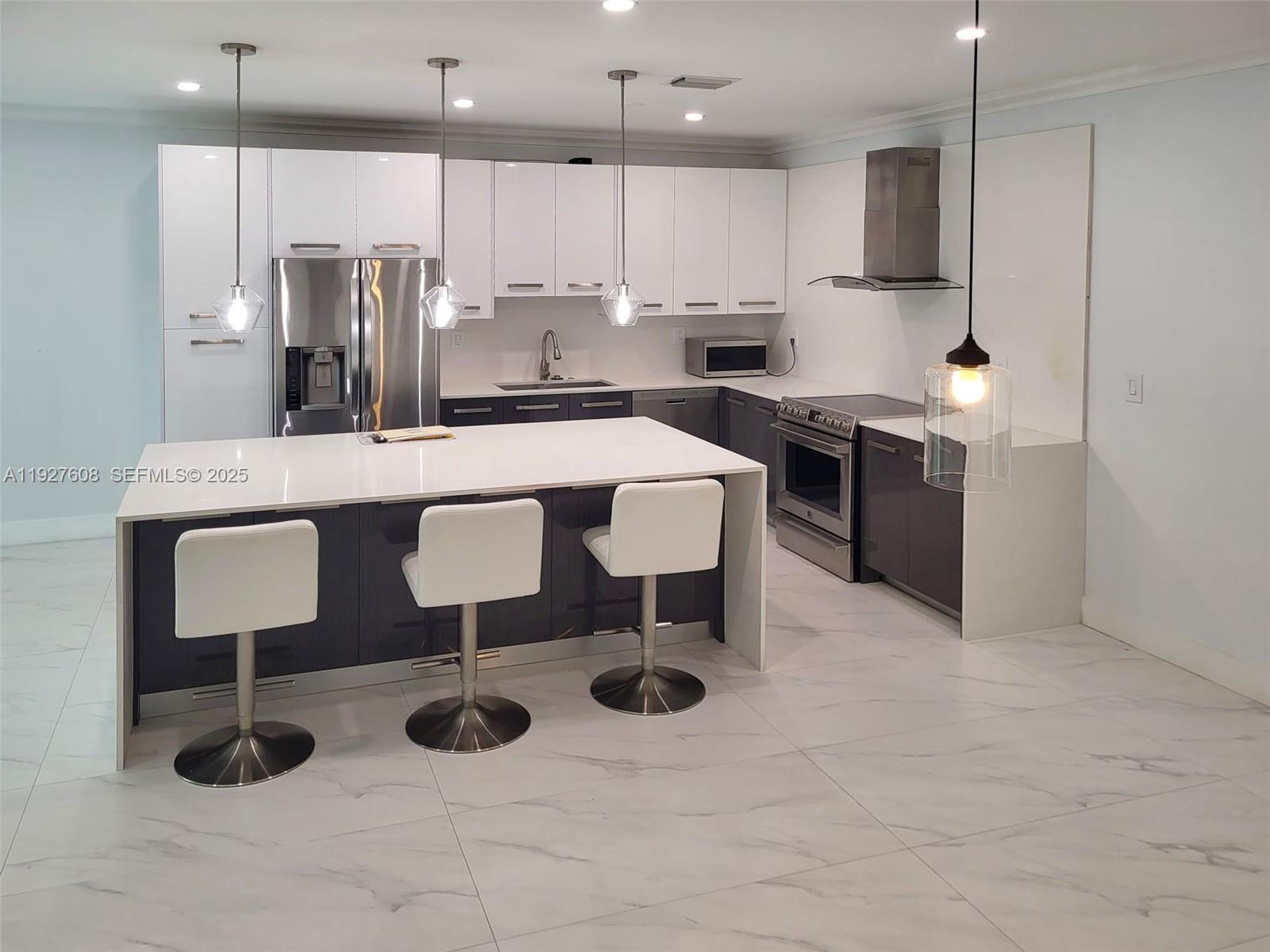 Photo of 1125 Cliffrose St  (1125), Hollywood, Florida, 33019 - 