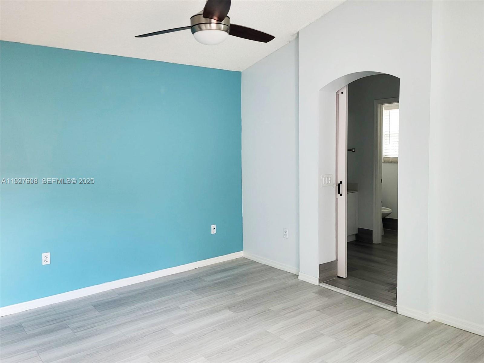 Photo of 1125 Cliffrose St  (1125), Hollywood, Florida, 33019 - 