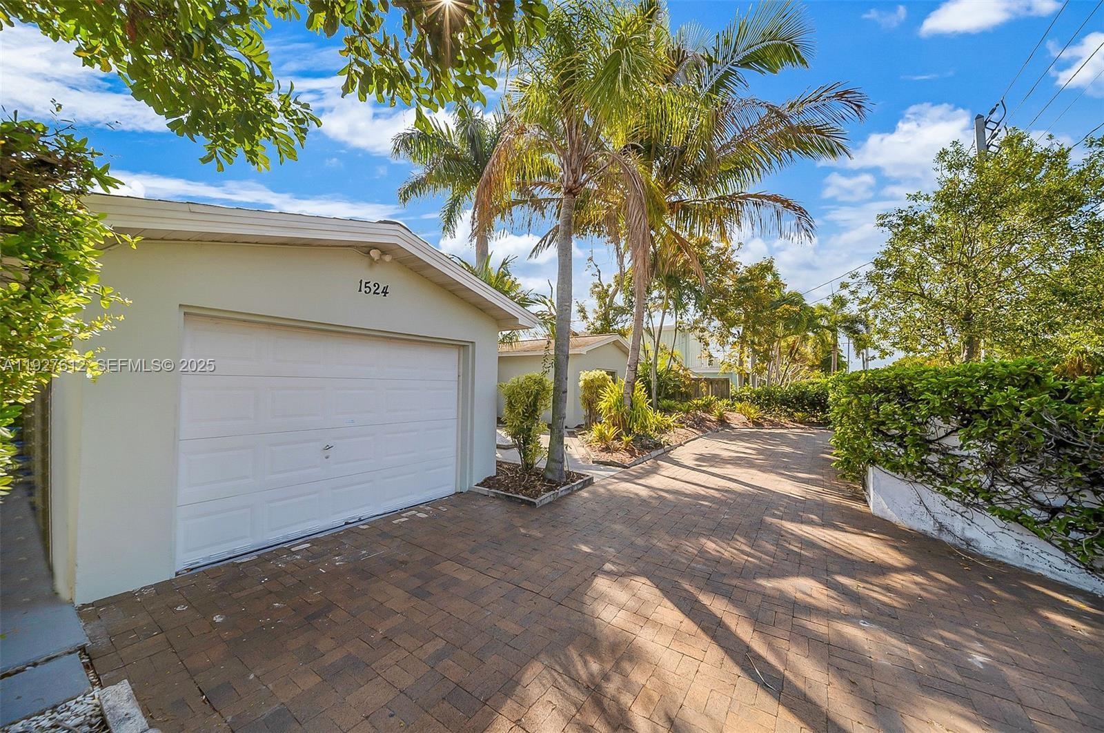 1524 4 / 4 2685 кв.футов $ 2025-12-09 0 Фото