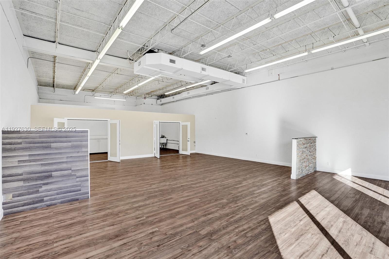   /   sq. ft. $ 2025-12-09 0 Photo