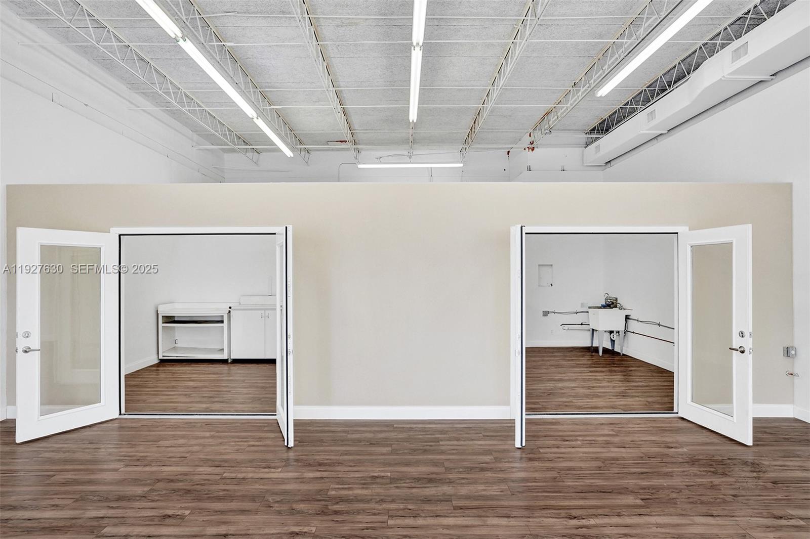   /   sq. ft. $ 2025-12-09 0 Photo