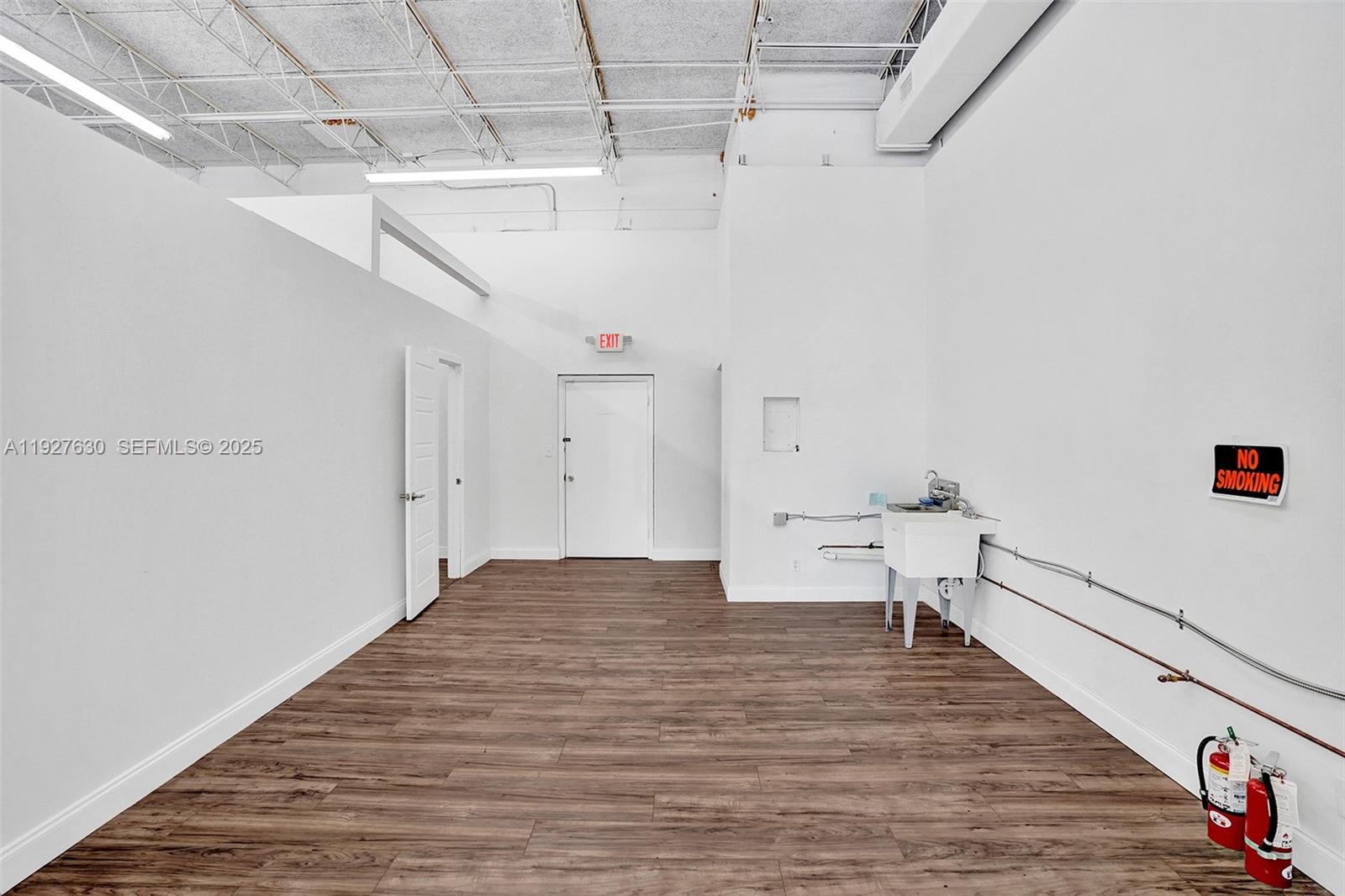   /   sq. ft. $ 2025-12-09 0 Photo