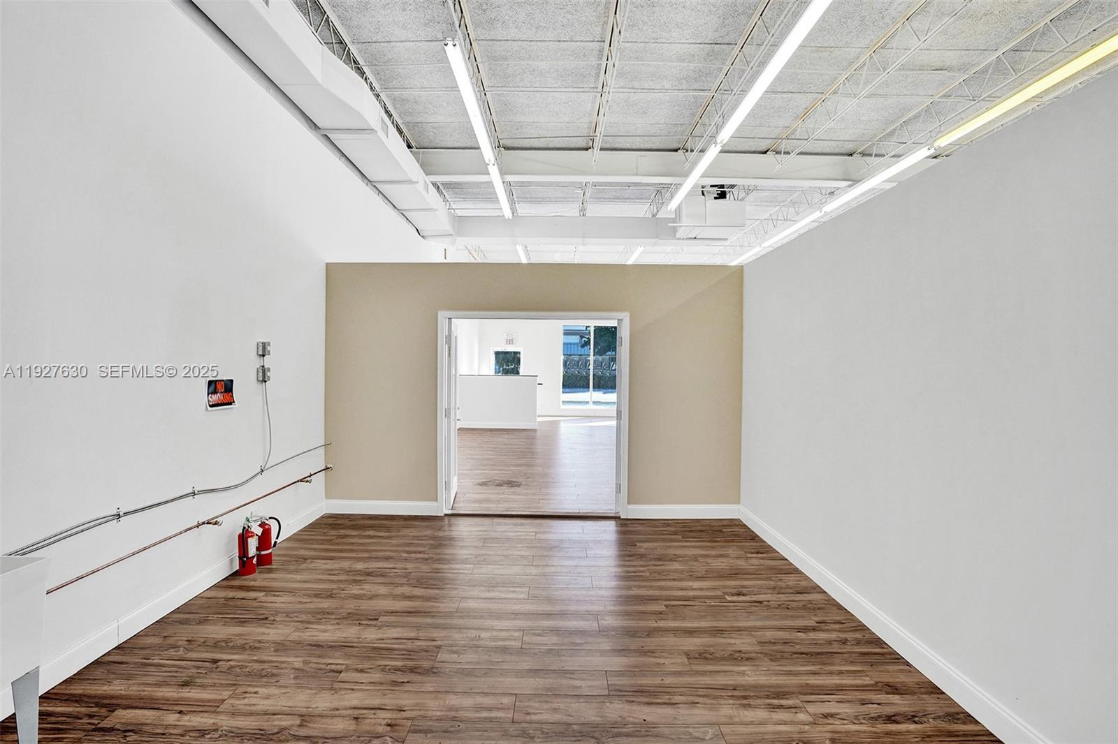   /   sq. ft. $ 2025-12-09 0 Photo