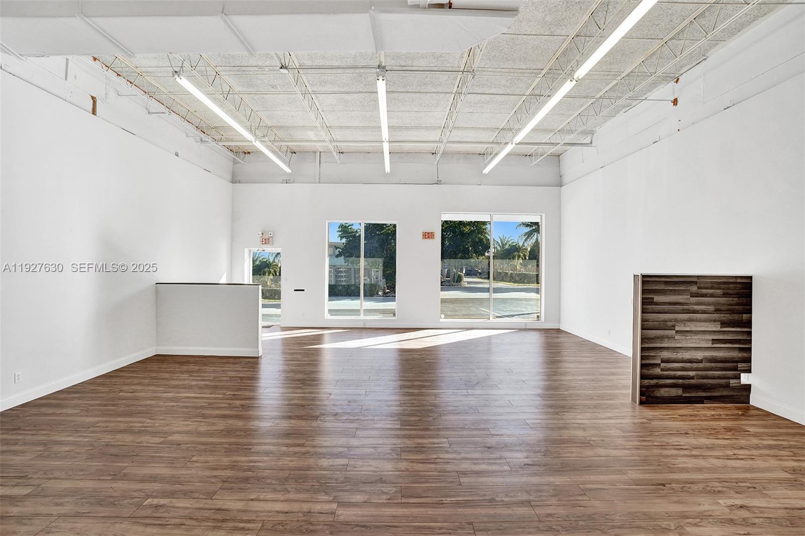   /   sq. ft. $ 2025-12-09 0 Photo