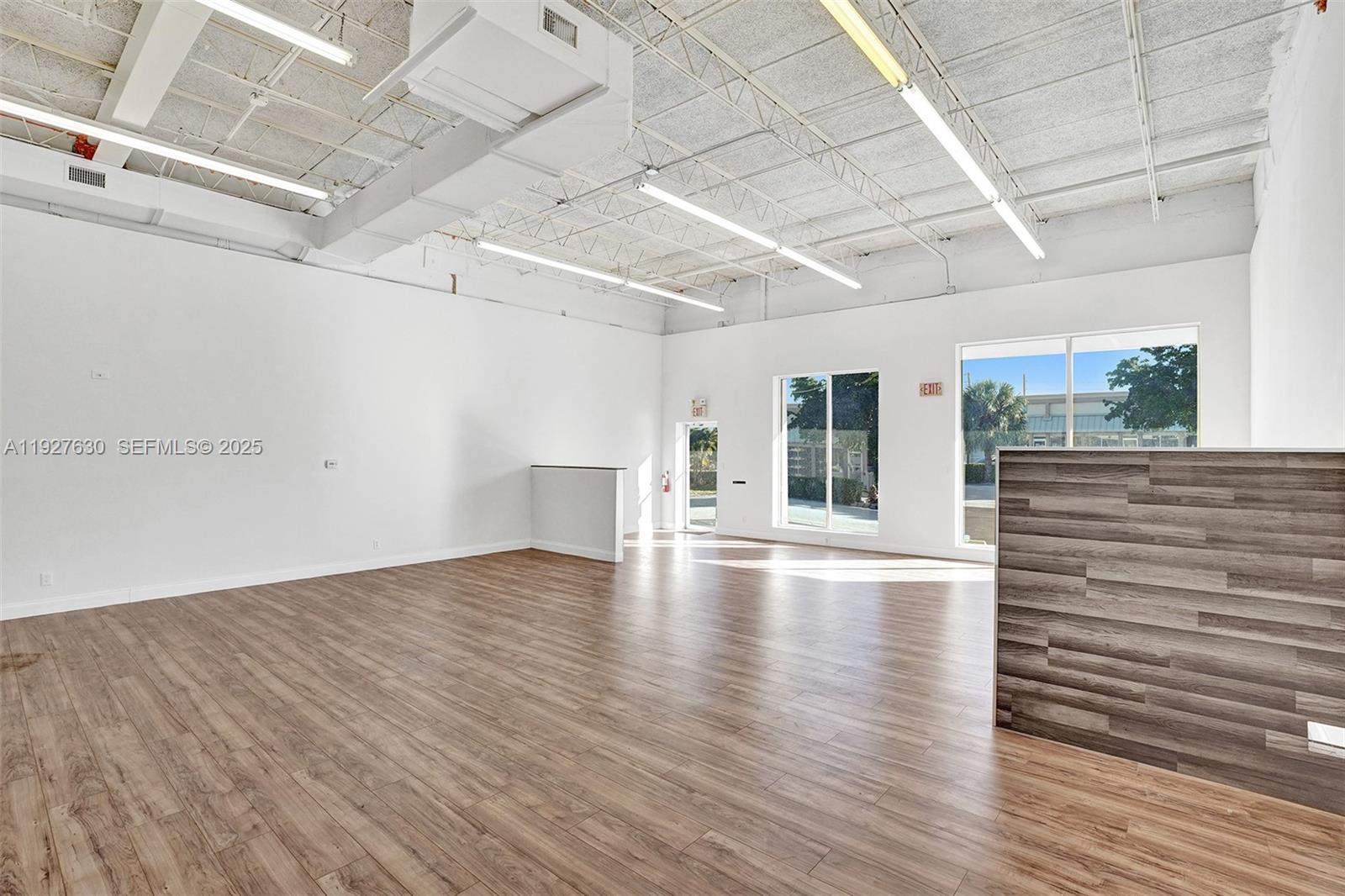   /   sq. ft. $ 2025-12-09 0 Photo