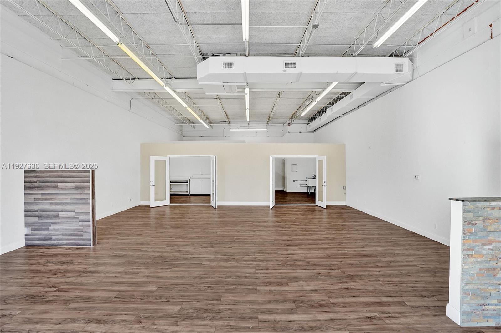   /   sq. ft. $ 2025-12-09 0 Photo