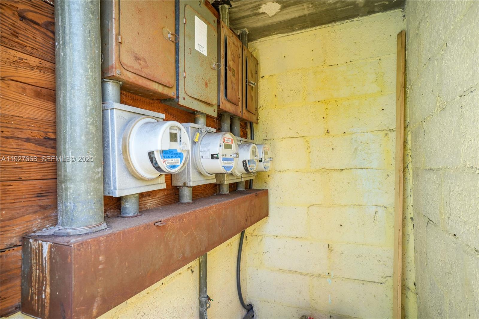 See details / 2496 sq. ft. $ 2025-12-09 0 Photo