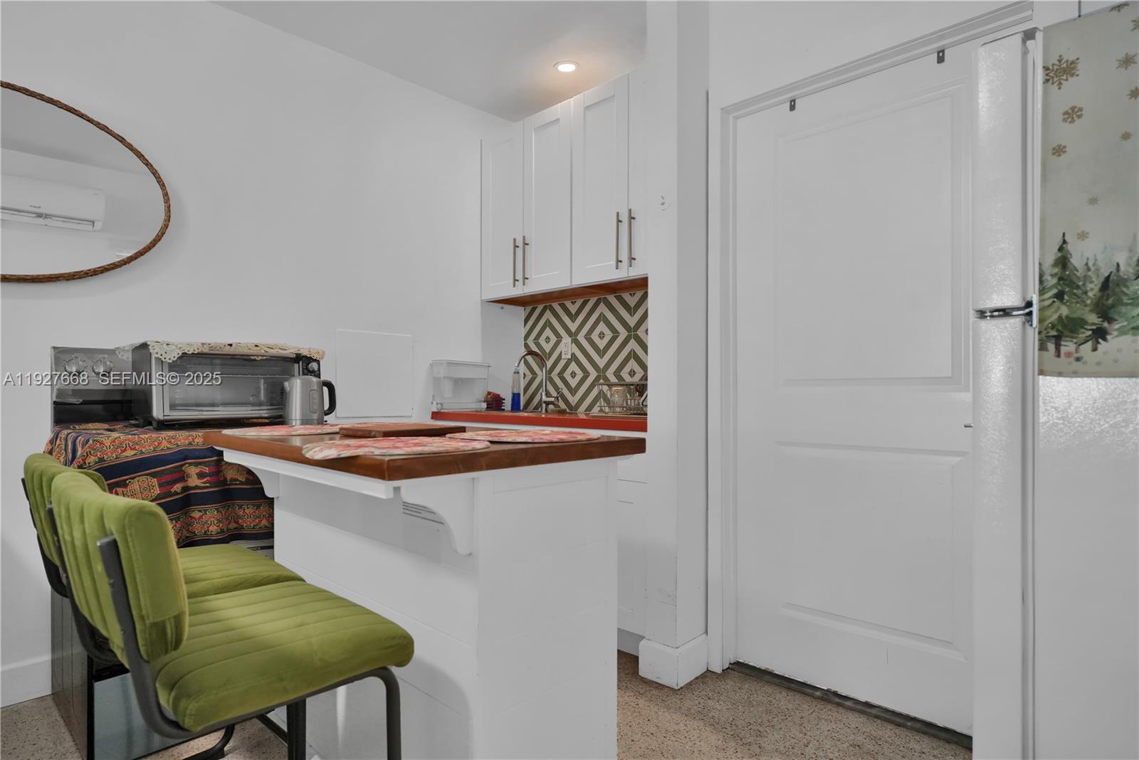 See details / 2496 sq. ft. $ 2025-12-09 0 Photo