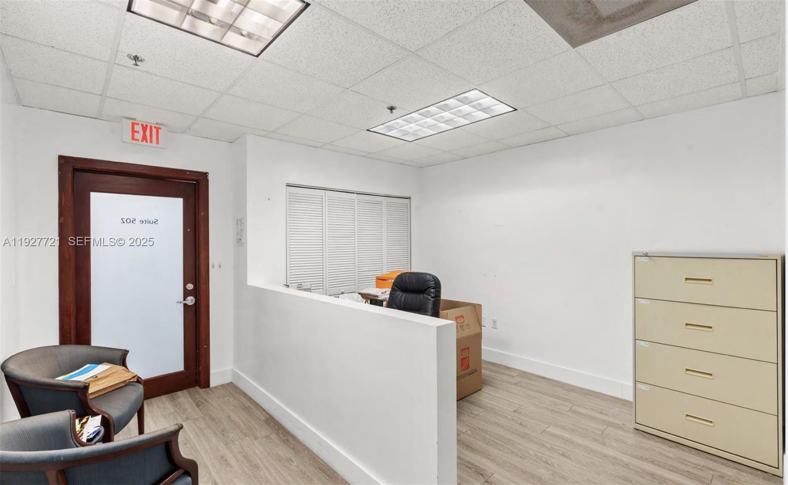 502  /   кв.футов $ 2025-12-09 0 Фото