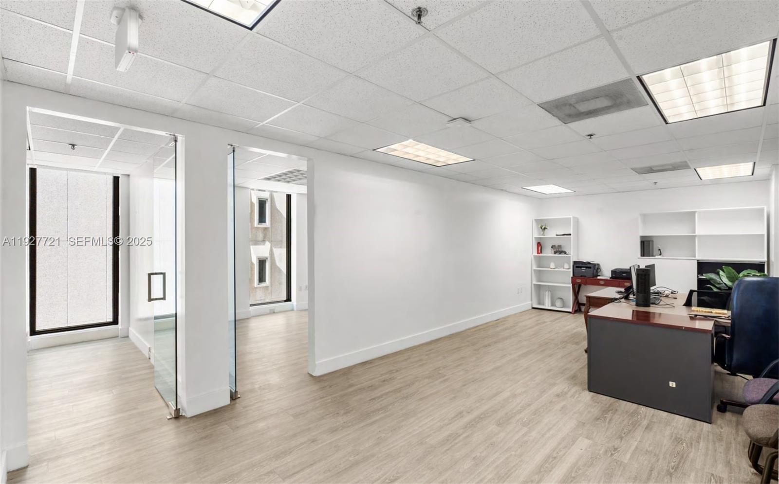 502  /   кв.футов $ 2025-12-09 0 Фото