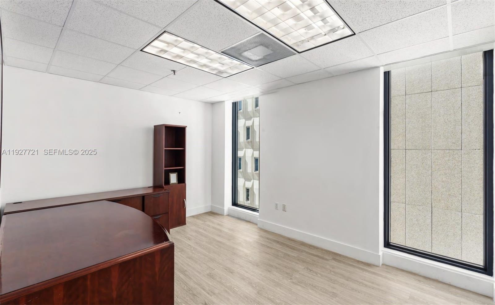 502  /   кв.футов $ 2025-12-09 0 Фото