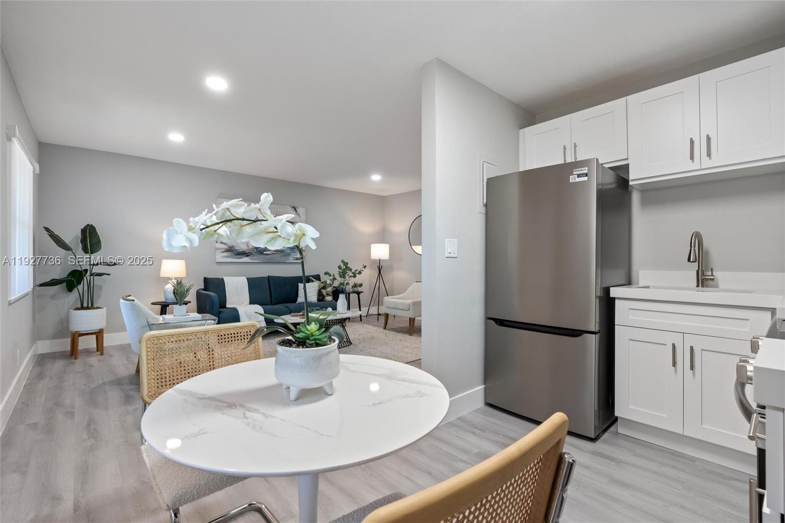 1-28  /   sq. ft. $ 2025-12-09 0 foto