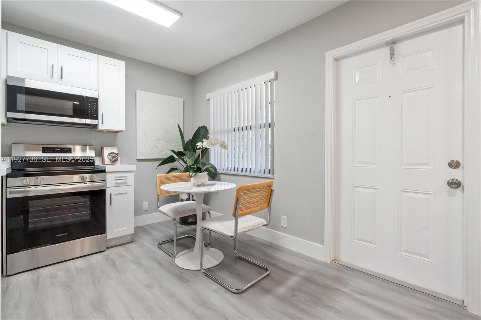 1-28  /   sq. ft. $ 2025-12-09 0 foto