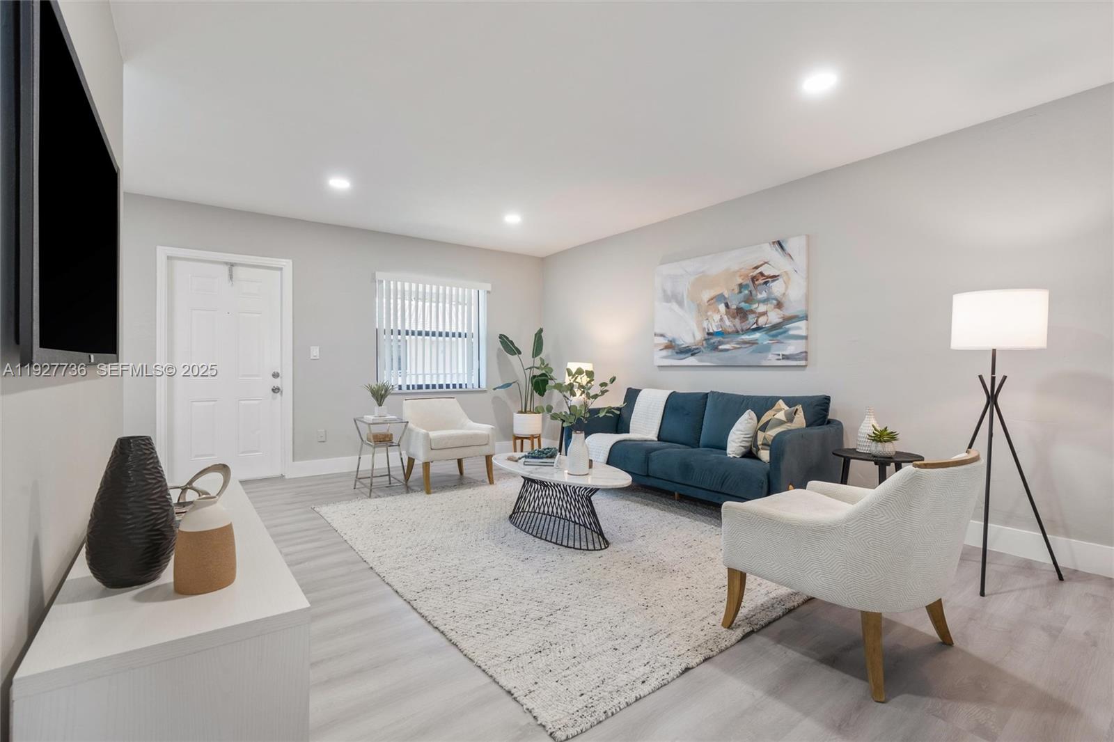 1-28  /   sq. ft. $ 2025-12-09 0 foto