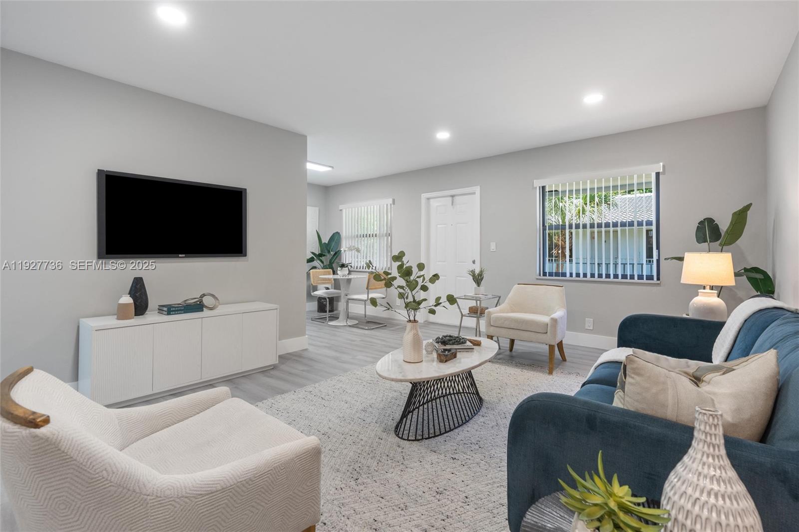 1-28  /   sq. ft. $ 2025-12-09 0 foto