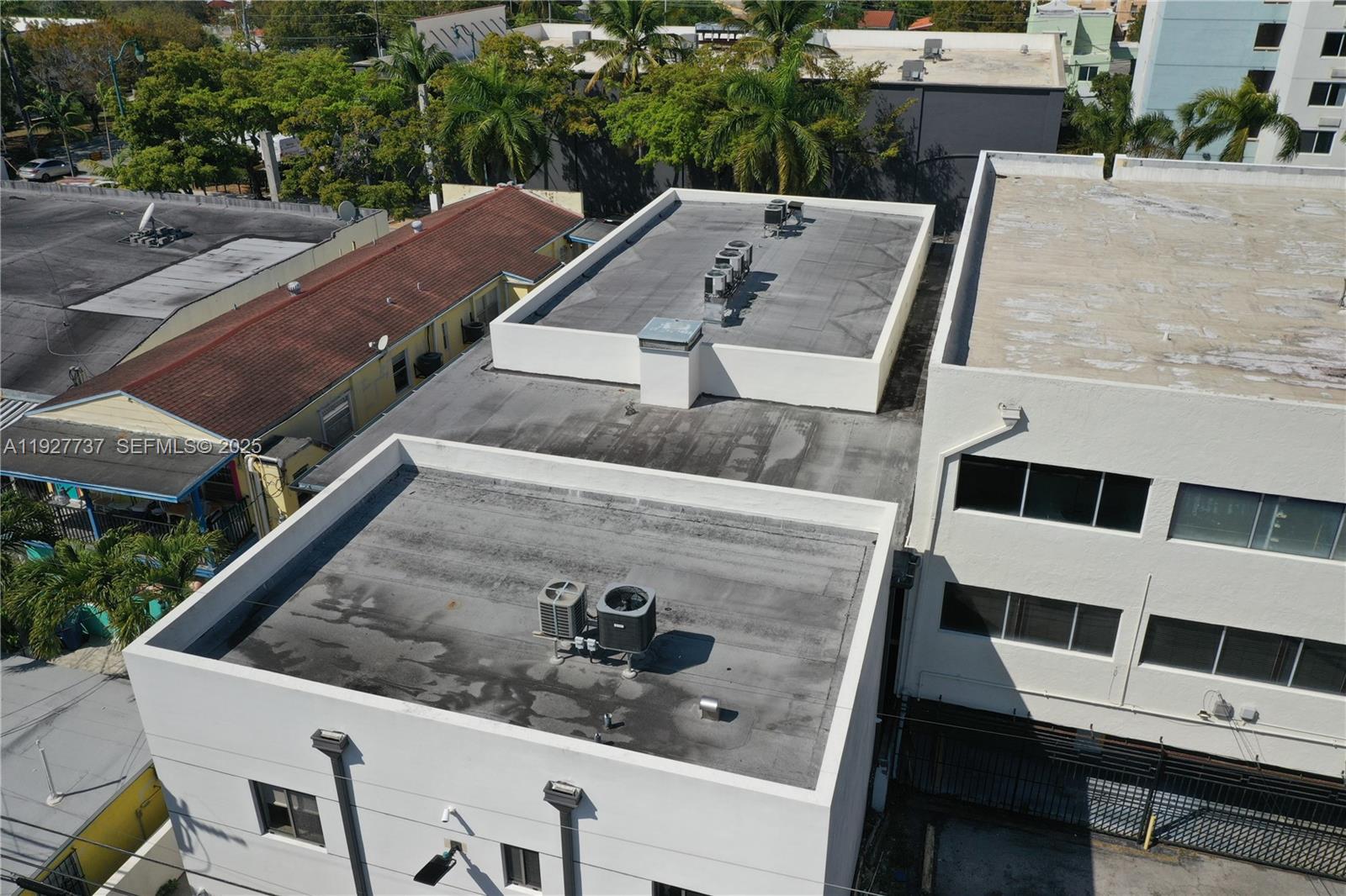   /   кв.футов $ 2025-12-09 0 Фото