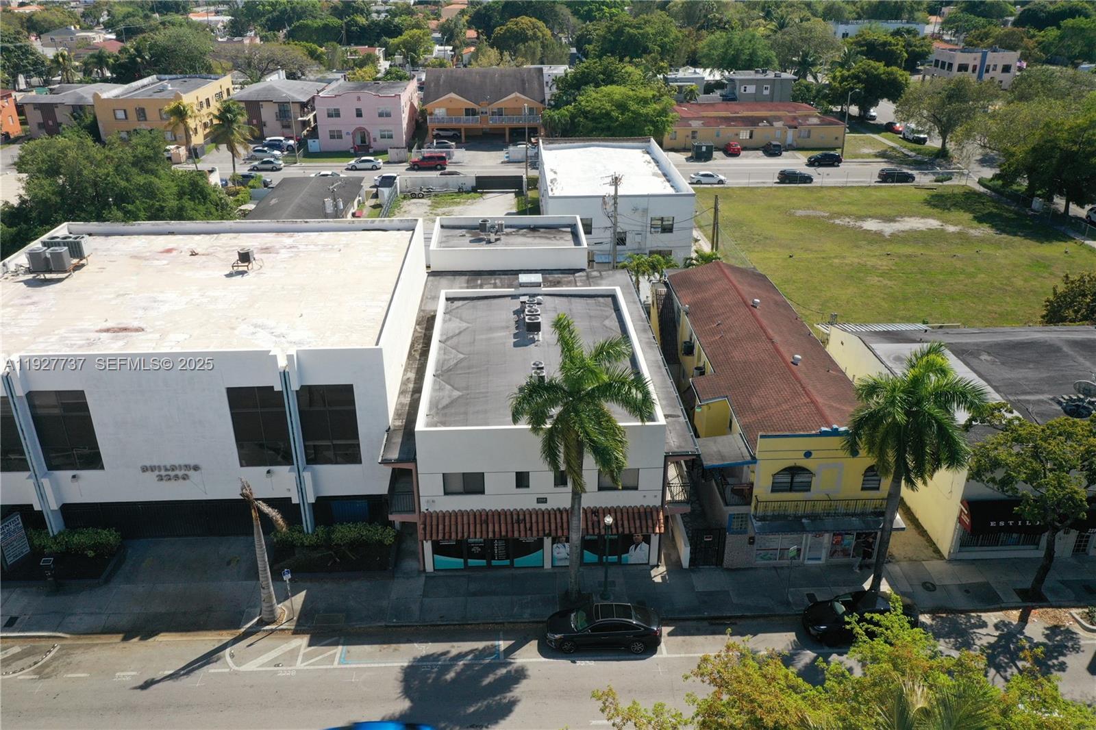   /   кв.футов $ 2025-12-09 0 Фото