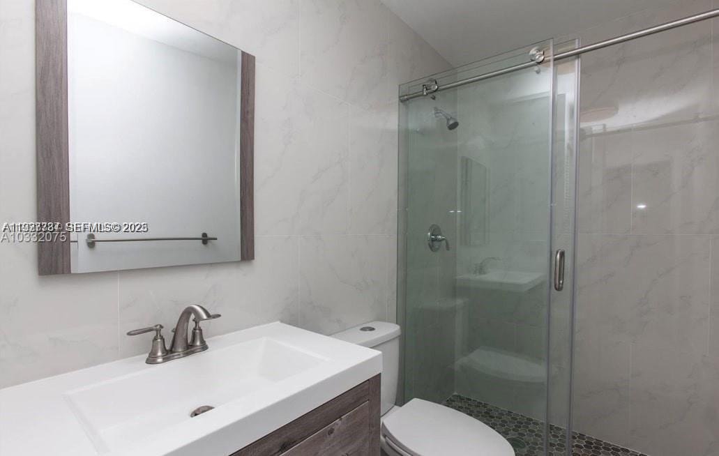   /   кв.футов $ 2025-12-09 0 Фото