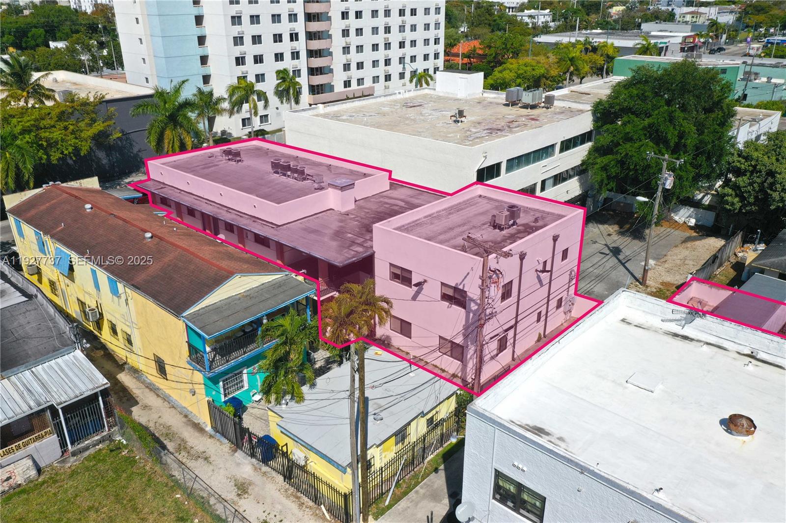   /   кв.футов $ 2025-12-09 0 Фото