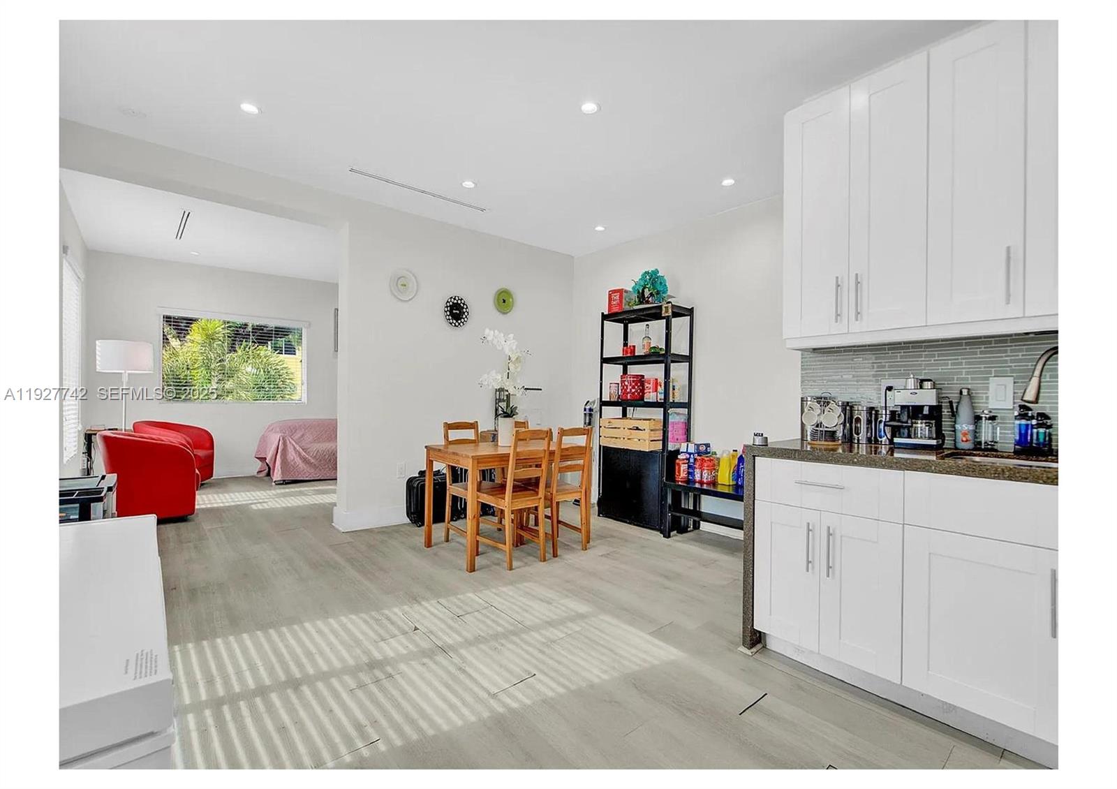 See details / 1897 sq. ft. $ 2025-12-09 0 Photo