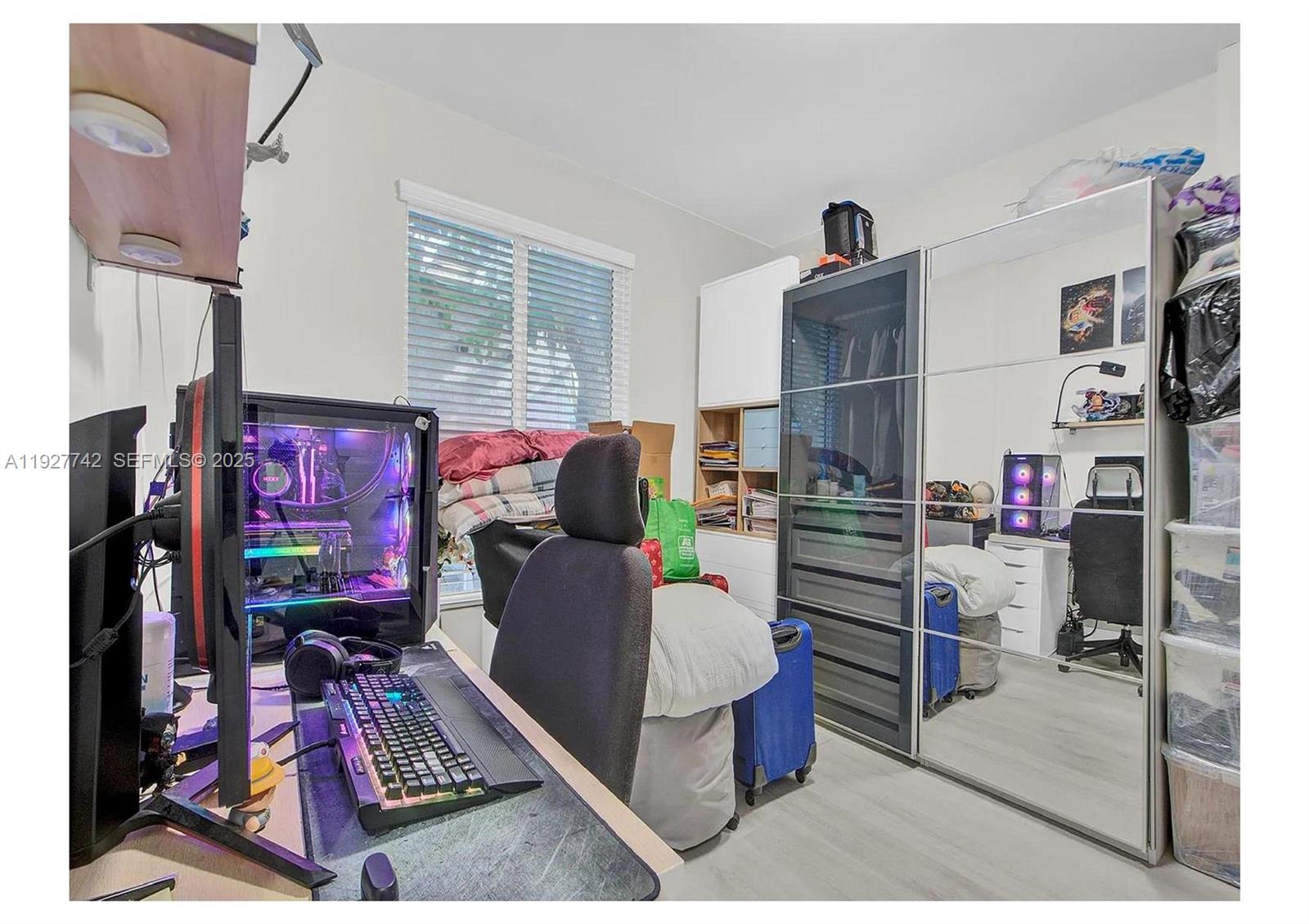 See details / 1897 sq. ft. $ 2025-12-09 0 Photo