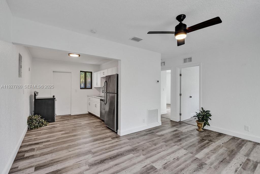   /  1464 sq. ft. $ 2025-12-09 0 Photo