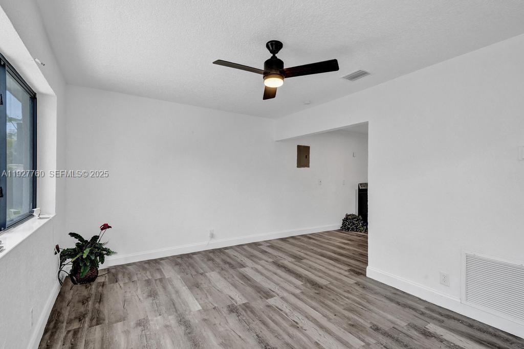   /  1464 sq. ft. $ 2025-12-09 0 Photo