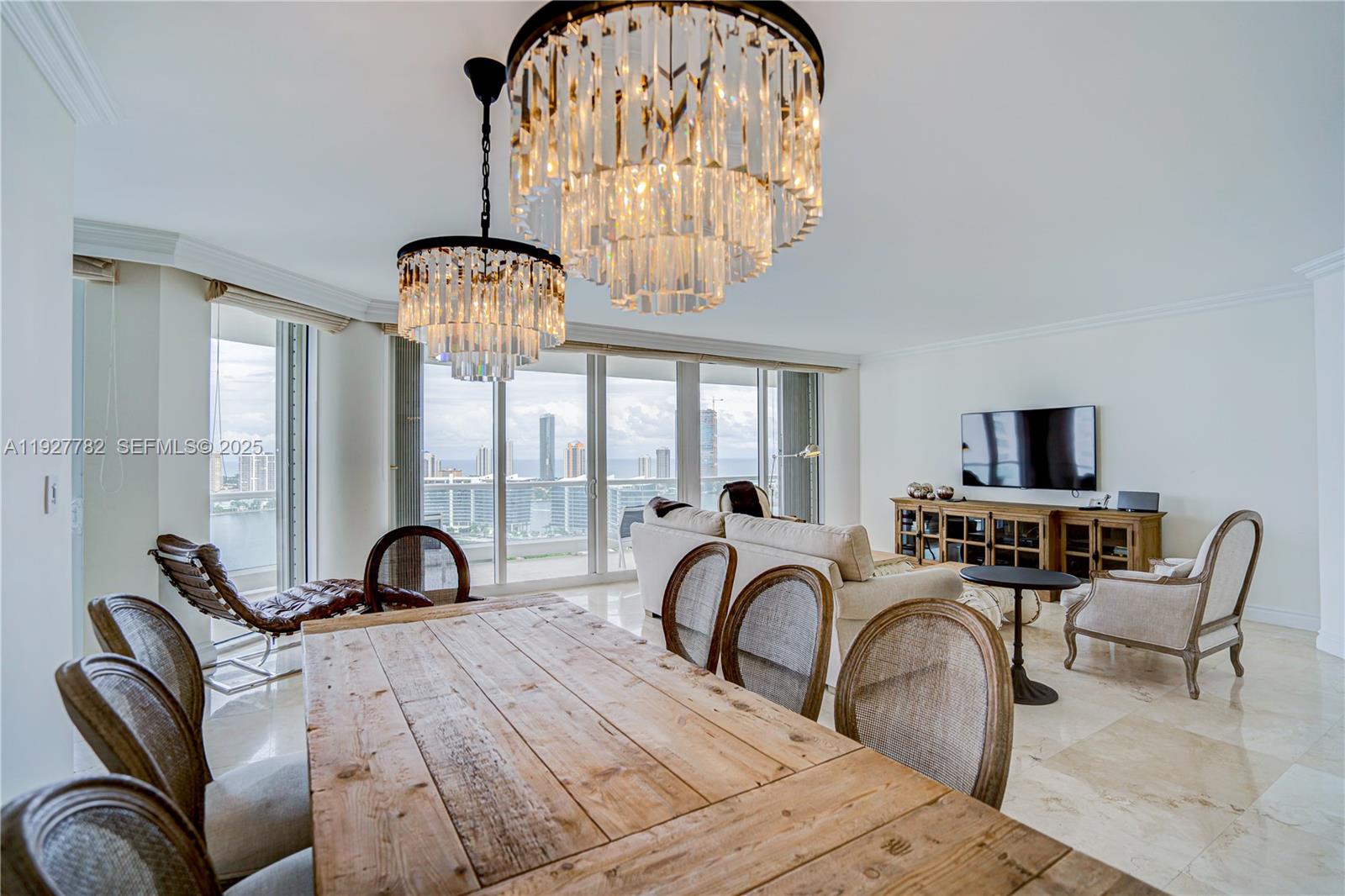 2806 3 / 4 2390 кв.футов $ 2025-12-09 0 Фото